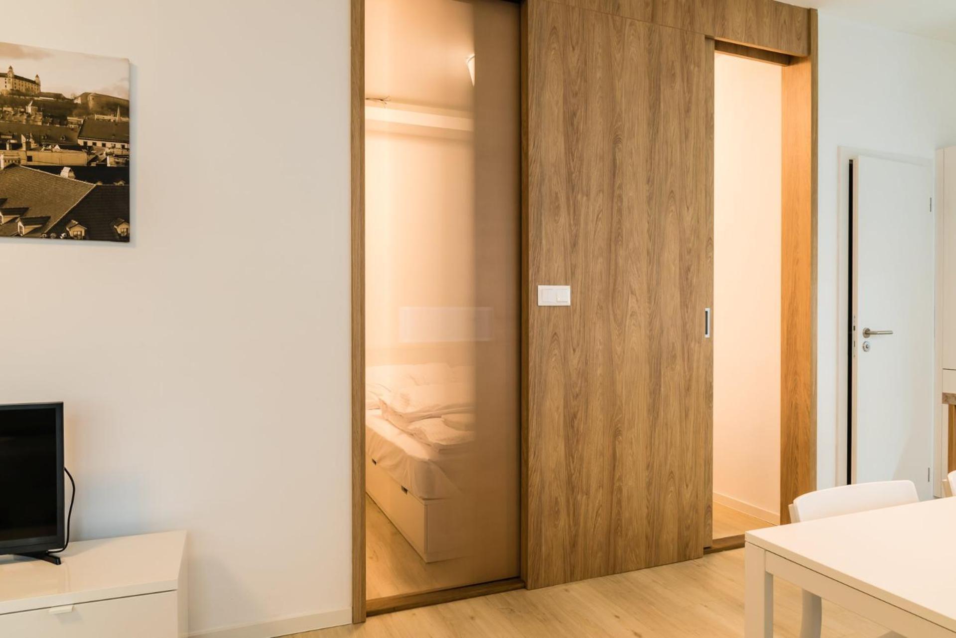 City Castle Apartments Free Parking Bratislava Rum bild